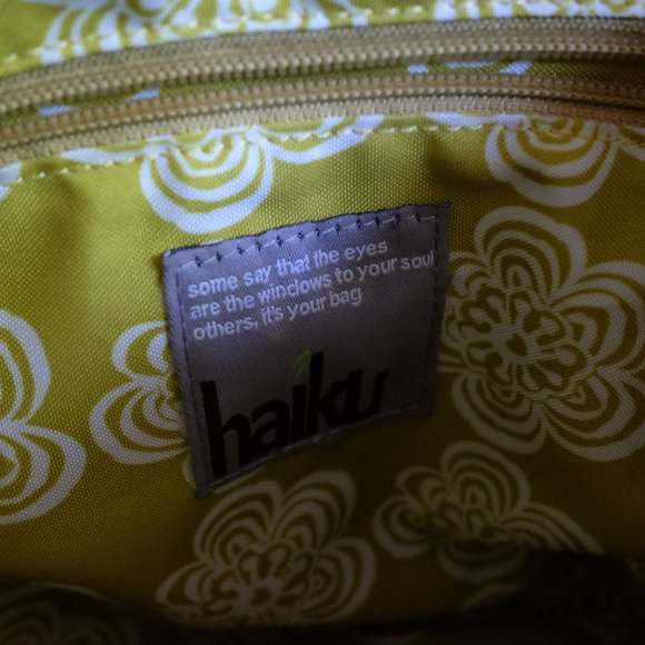 Haiku Bottle-to-Bags - Crossbody Bag - Picture 5 of 8